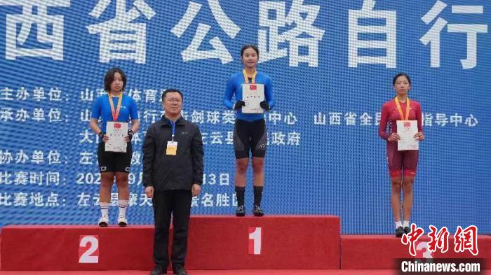 明长城下的骑行竞技：2024年山西省公路自行车锦