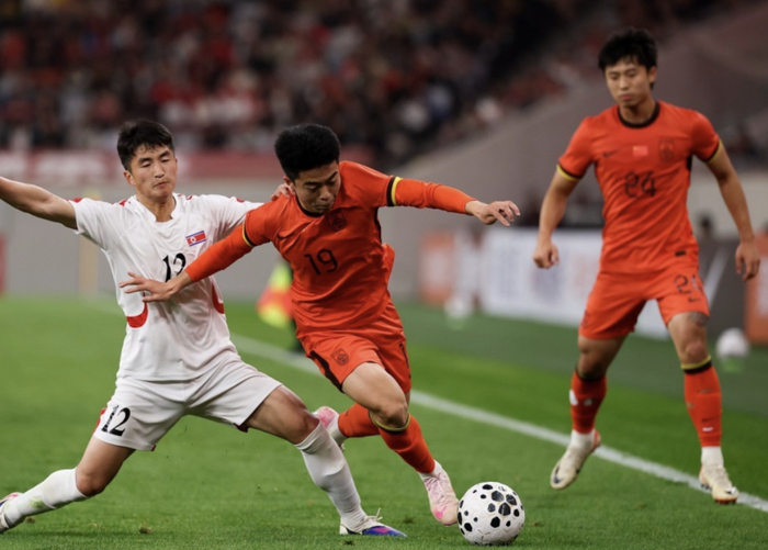 U23国足1-1平朝鲜 黄健翔怒斥龟缩战术