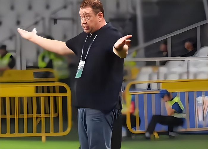 斯卢茨基激活申花三将 阵容深度蜕变引热议